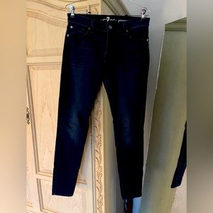 7 For All Mankind Gwenevere skinny jeans. Size 29